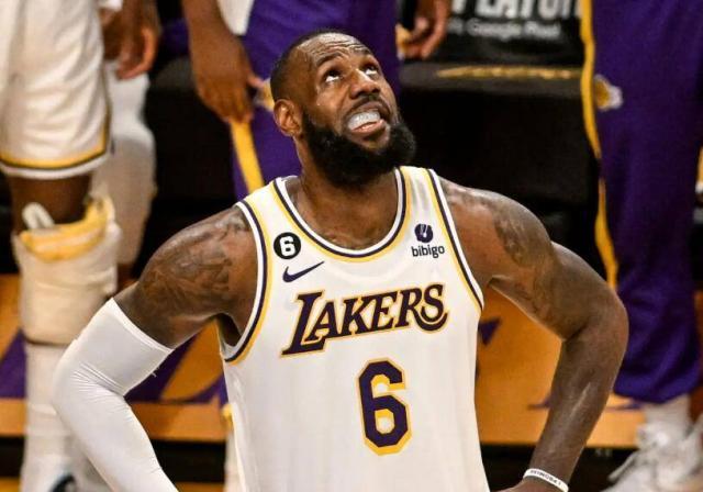 DB电竞官方网站-【观察】湖人0-3原罪是谁？他拆冠军班底詹皇浪费3年